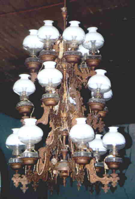 Chandelier.jpg (19722 bytes)