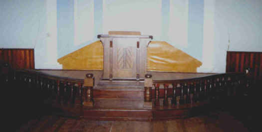 pulpit.jpg (41828 bytes)